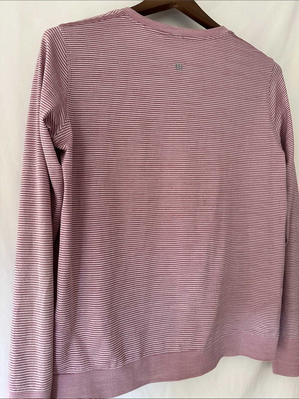 Like New Lululemon Swiftly Long Sleeve Size 10 - Picture 6 of 6